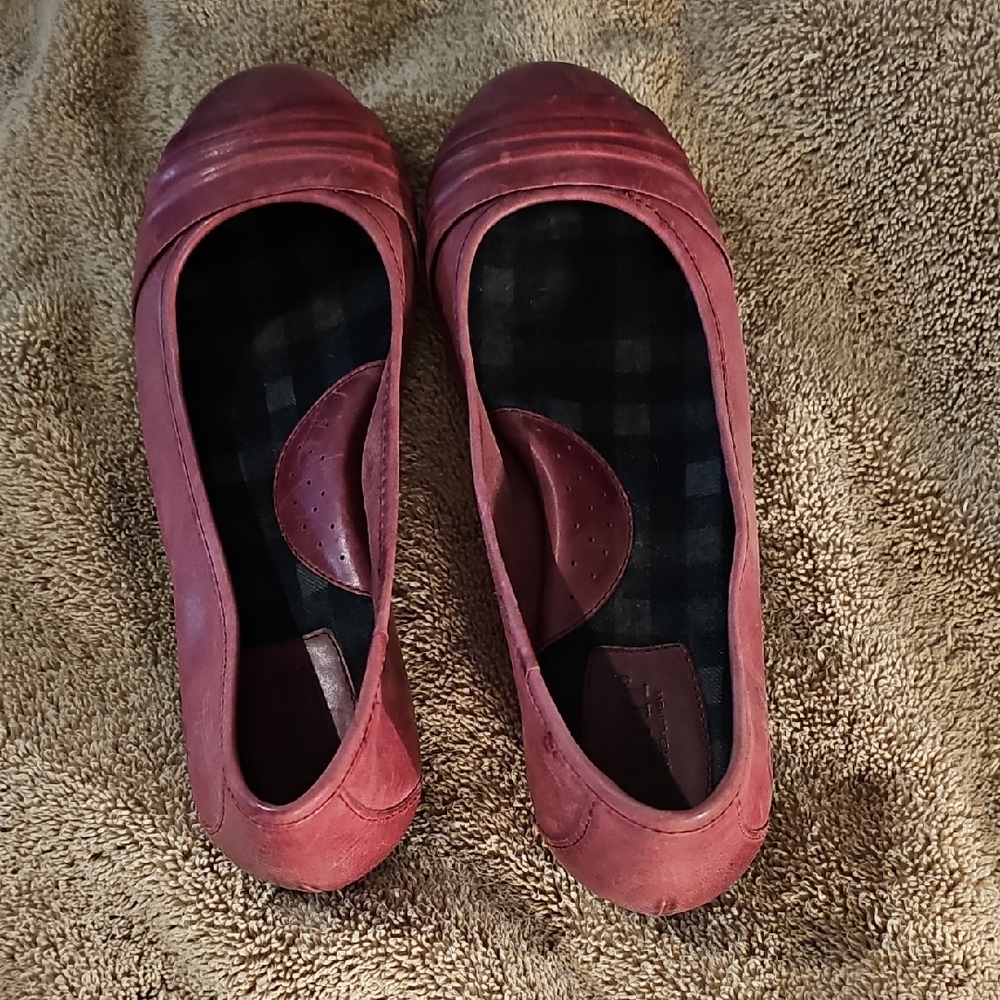 Stylish Dark Pink BORN Flats